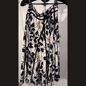 Lapis Black and Cream Leaf Pattern A-Line Skirt